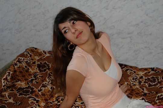 Красивая молодая турчанка с большими сиськами